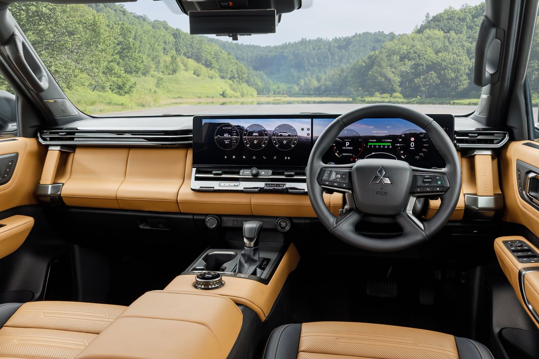 Mitsubishi Pajero (3).jpg Mitsubishi Pajero (3).jpg