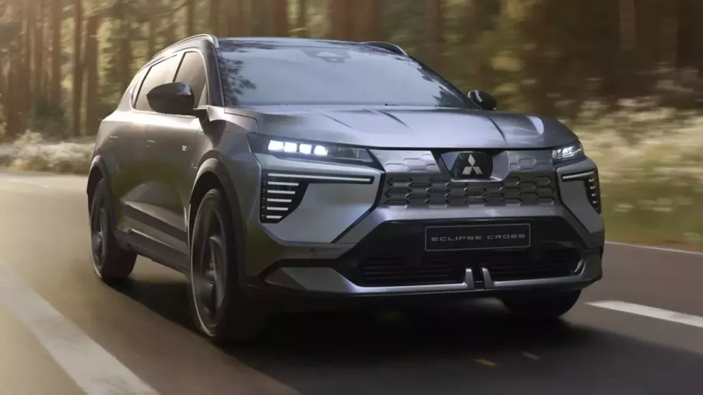 mitsubishi-eclipse-cross-ev-2-0751-1 Mitsubishi Eclipse Cross EV mới bán được 1 năm đã giảm giá bán, thêm bản mới - Ảnh 6.