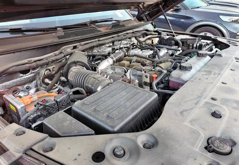 nissan-terrano-4-1c5b Nissan Terrano bắt gặp trên đường phố, sẽ bán tại Đông Nam Á như đối thủ của Toyota Fortuner - Ảnh 6.