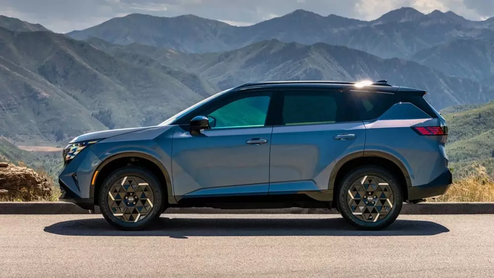 nissan-x-trail-hybrid-2027-3-a358 Nissan X-Trail Hybrid 2027 chính thức ra mắt, thách thức Toyota RAV4 và Honda CR-V - Ảnh 3.