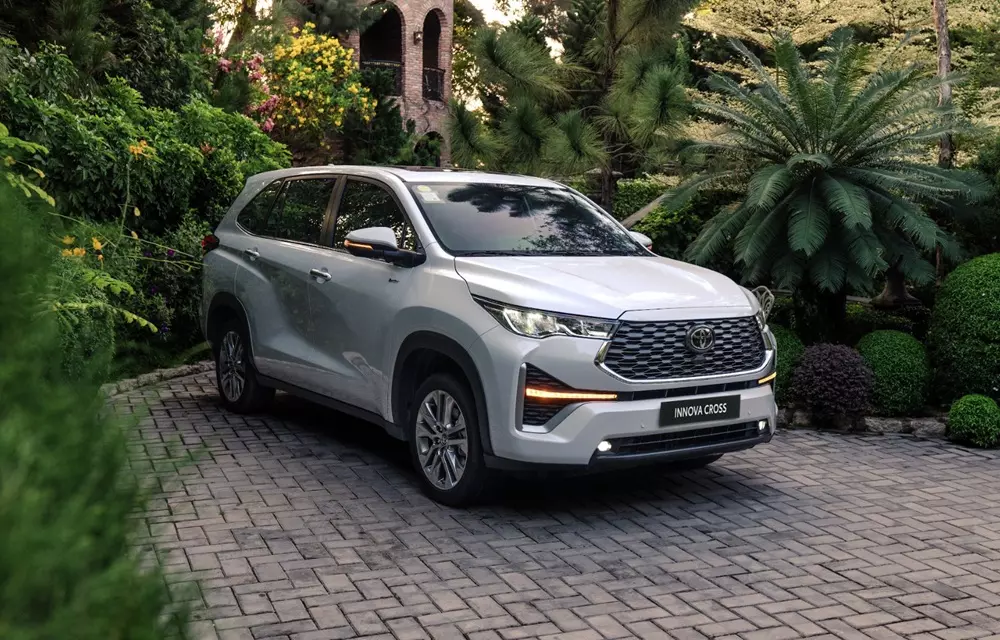 top-10-o-to-ban-chay-nhat-viet-nam-thang-8-2026-to-6926 Toyota Innova Cross