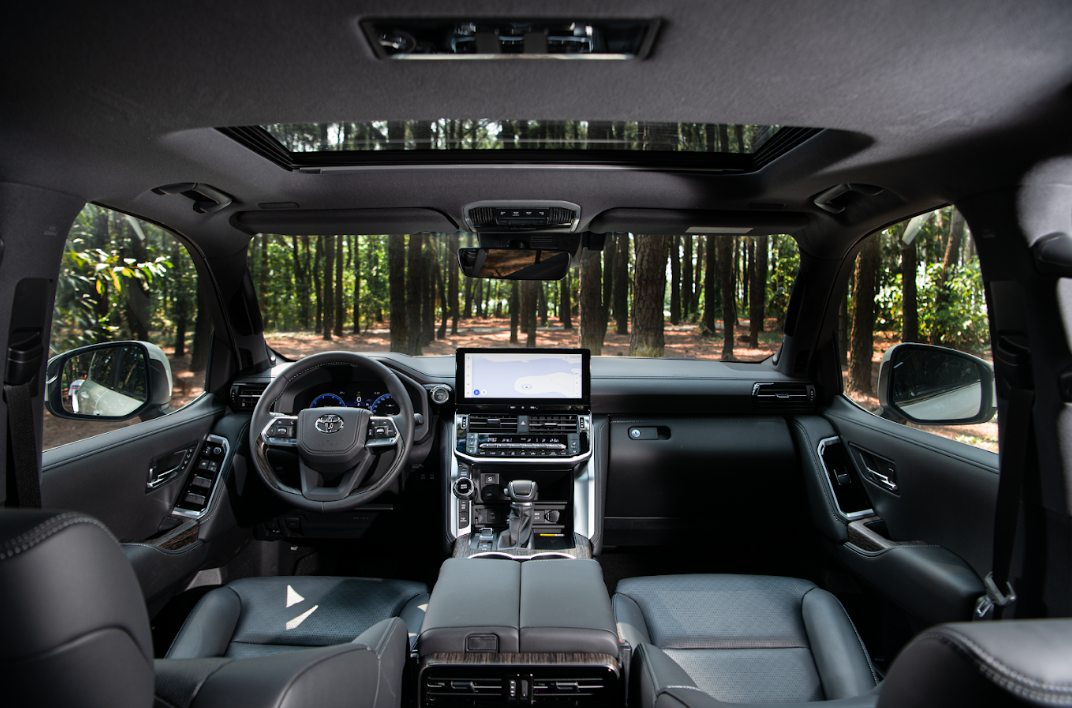 Toyota Land Cruiser 300 HEV 2.png Toyota Land Cruiser 300 HEV 2.png