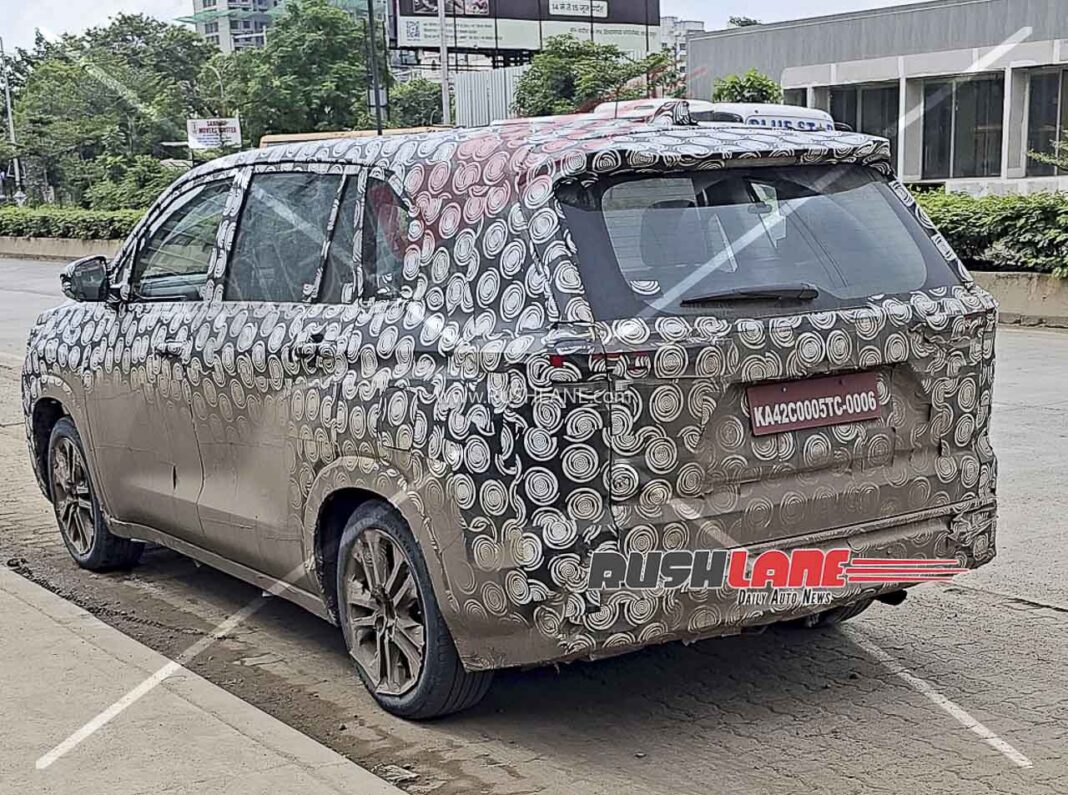 toyota-innova-hycross-facelift-hybrid-interiors-spied-7-1068x795.jpg toyota-innova-hycross-facelift-hybrid-interiors-spied-7-1068x795.jpg