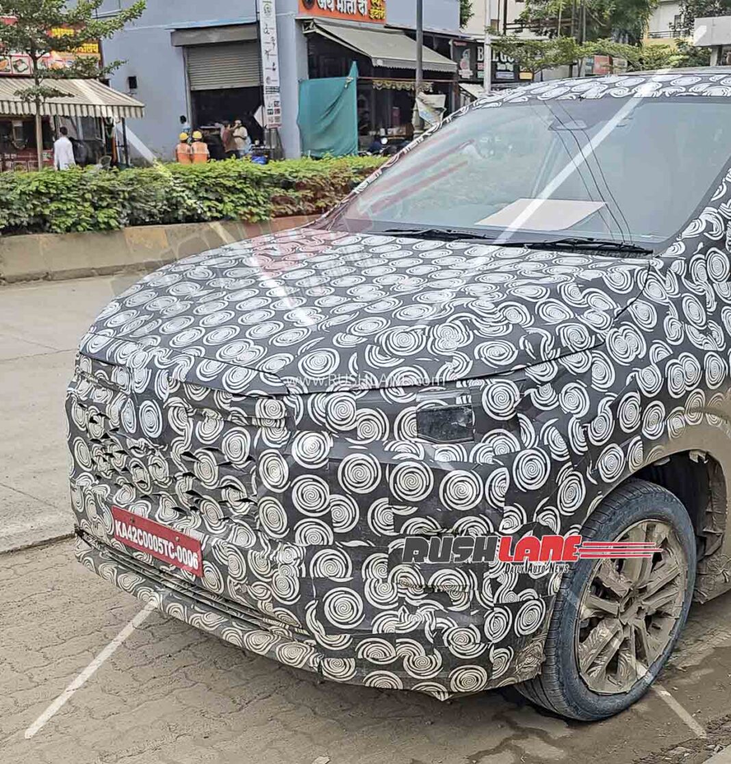 toyota-innova-hycross-facelift-hybrid-interiors-spied-8-1068x1116.jpg toyota-innova-hycross-facelift-hybrid-interiors-spied-8-1068x1116.jpg