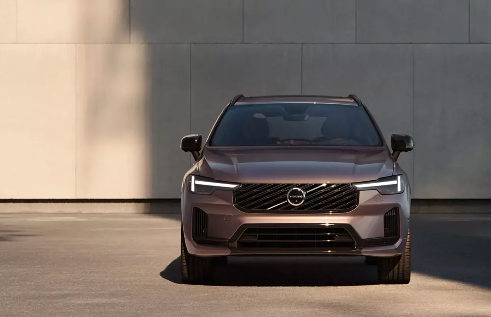 volvo-xc60-2027-1-32eb Volvo XC60 và XC90 2027 có thể chạy điện lâu đến mức không cần dùng động cơ xăng trong nhiều tháng - Ảnh 3.