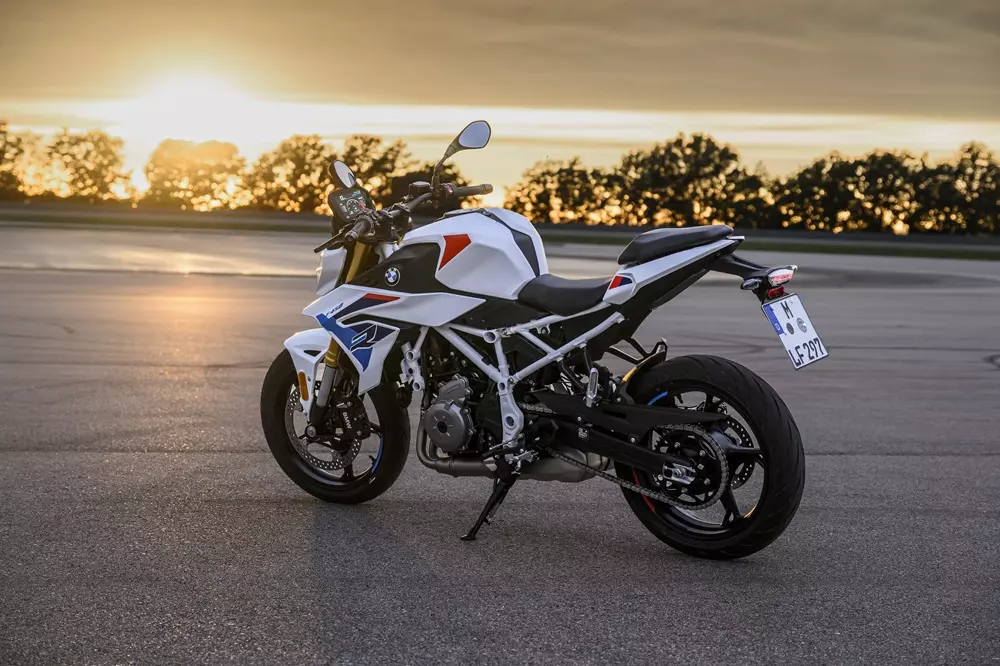 bmw-f-450-r-5-a7b8 Vén màn BMW F 450 R - xe naked bike thể thao dành cho đường phố mới - Ảnh 4.