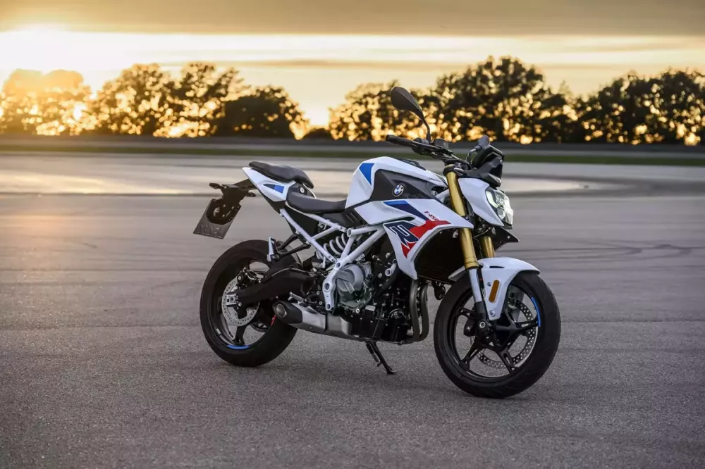 bmw-f-450-r-7-1e68-1 Vén màn BMW F 450 R - xe naked bike thể thao dành cho đường phố mới - Ảnh 1.