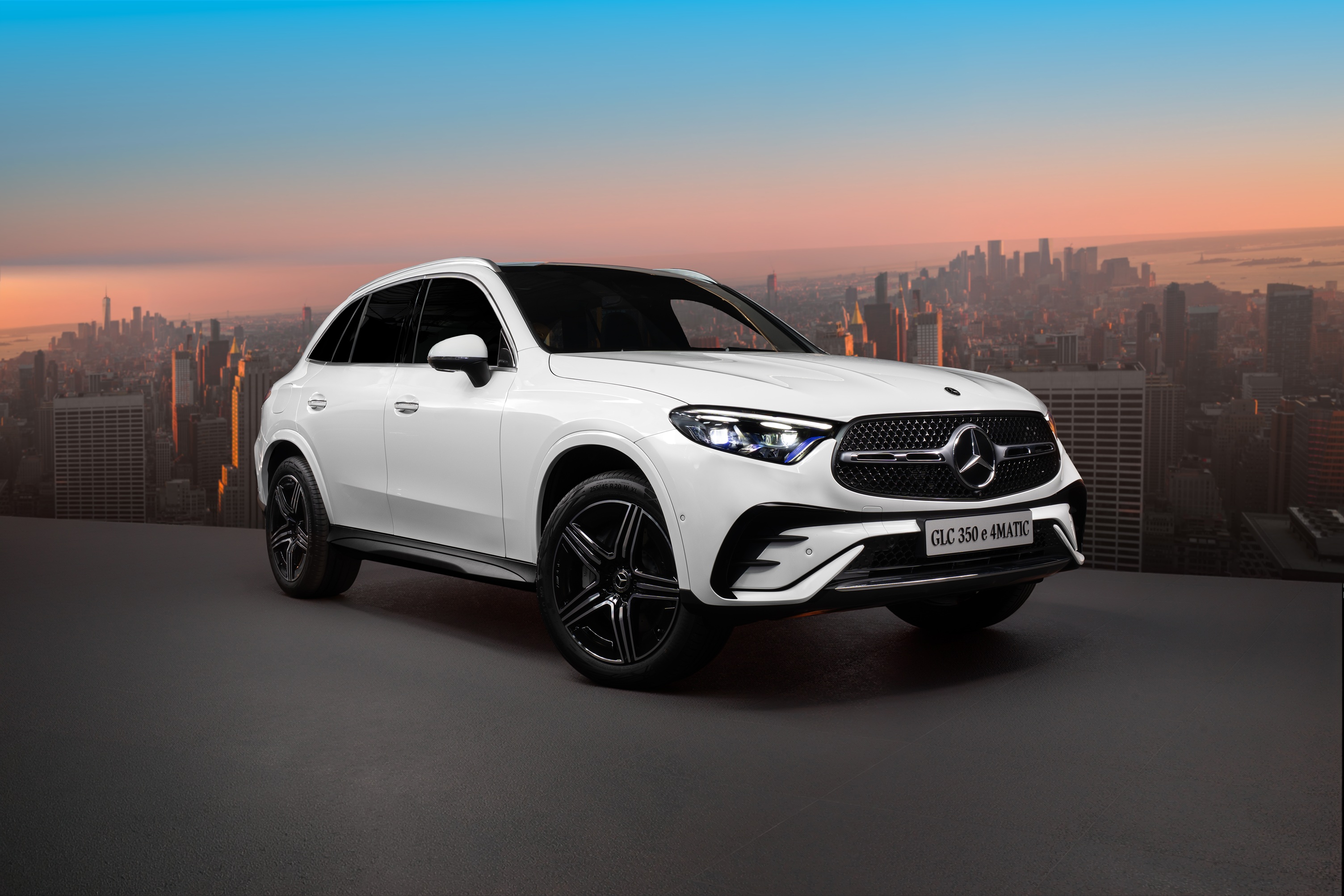 GLC350e 4MATIC (1).jpg GLC350e 4MATIC (1).jpg
