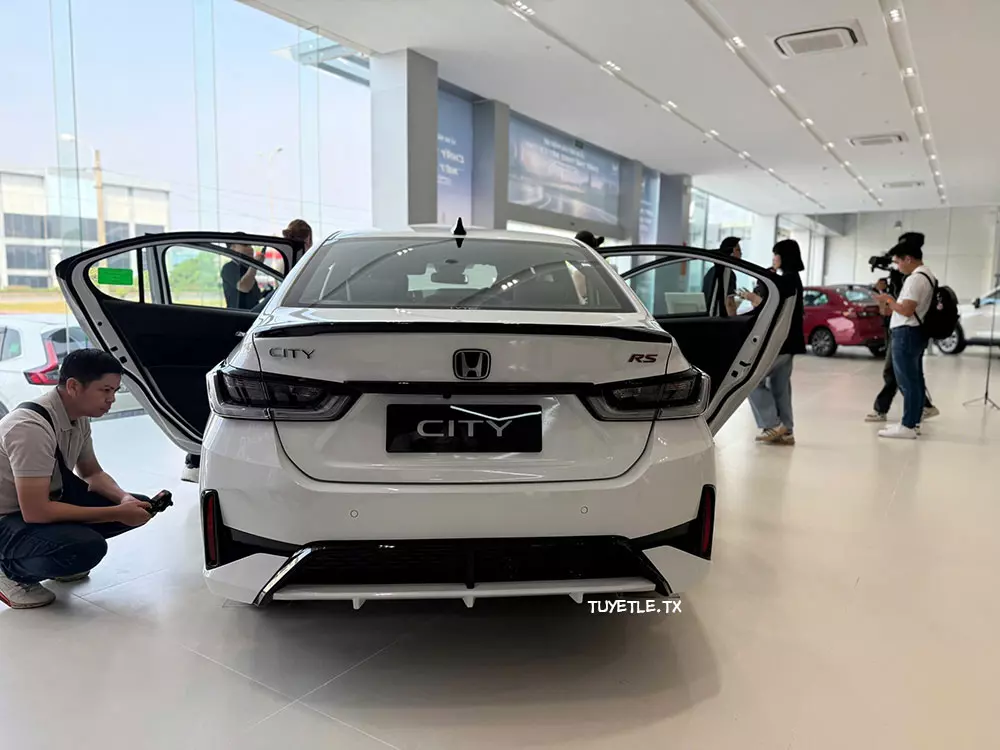 honda-city-2027-5-c257 Honda City 2027 chính thức ra mắt Việt Nam, chỉ còn 2 phiên bản, giá từ 539 triệu đồng - Ảnh 2.