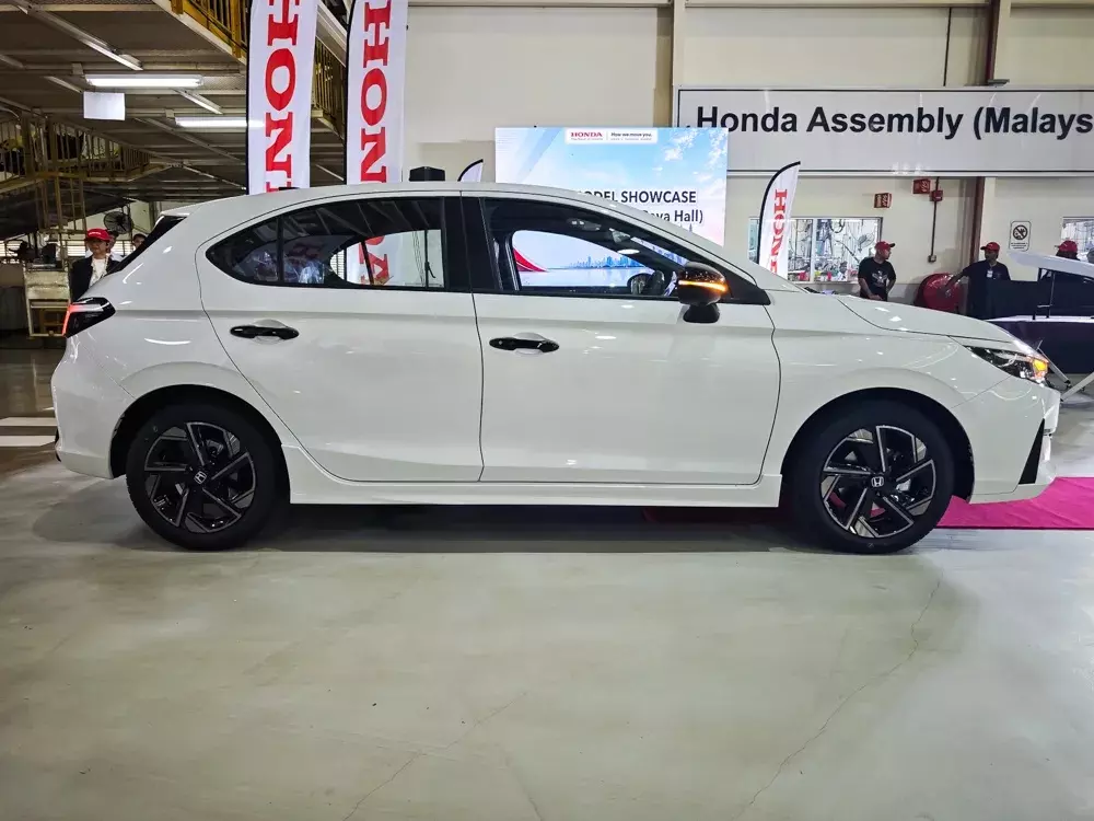 honda-city-hatchback-2026-8-8bd3 Honda City Hatchback 2026 chính thức ra mắt với giá cao hơn phiên bản sedan, trang bị tương tự - Ảnh 9.
