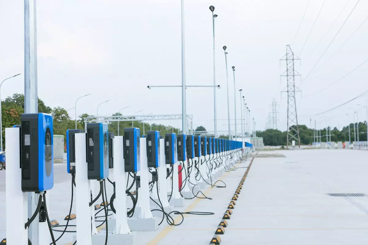 kaka2973-df75 Trạm sạc ô tô điện VinFast lớn nhất Việt Nam chính thức đi vào vận hành, quy mô tới 1.038 cổng - Ảnh 3.