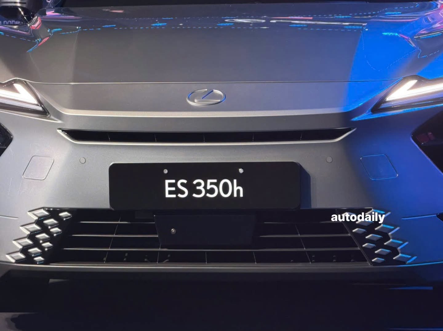 Lexus ES 6.jpg Lexus ES 6.jpg