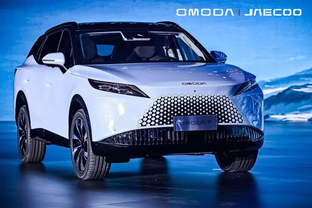 omoda-c7-3-9e44 Omoda C7 HEV ra mắt, trở thành xe hybrid đầu tiên dùng pin 5 kWh