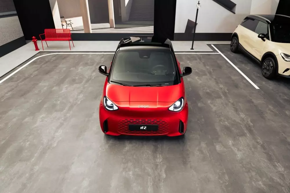 smart-2-7-0406 Smart #2 sở hữu lưới tản nhiệt sơn cùng màu thân xe