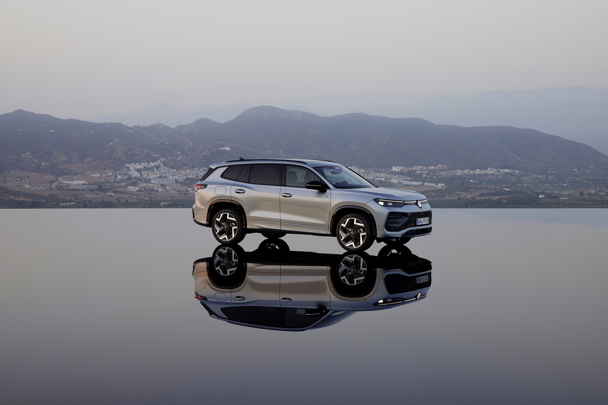The All-New Tayron (R-Line).jpg The All-New Tayron (R-Line).jpg