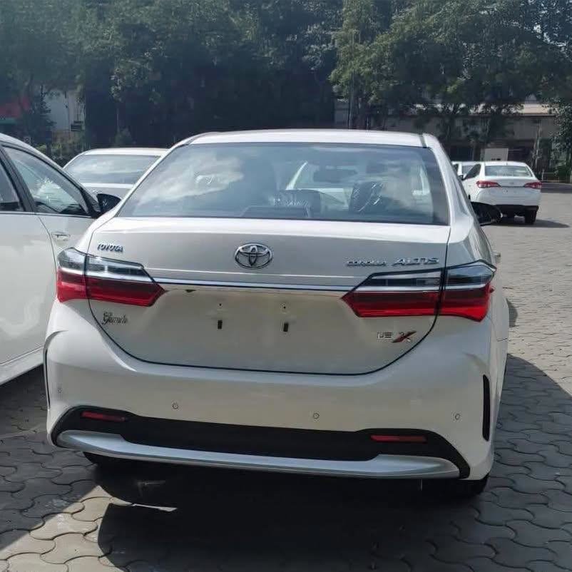 Toyota Corolla 2.jpg Toyota Corolla 2.jpg
