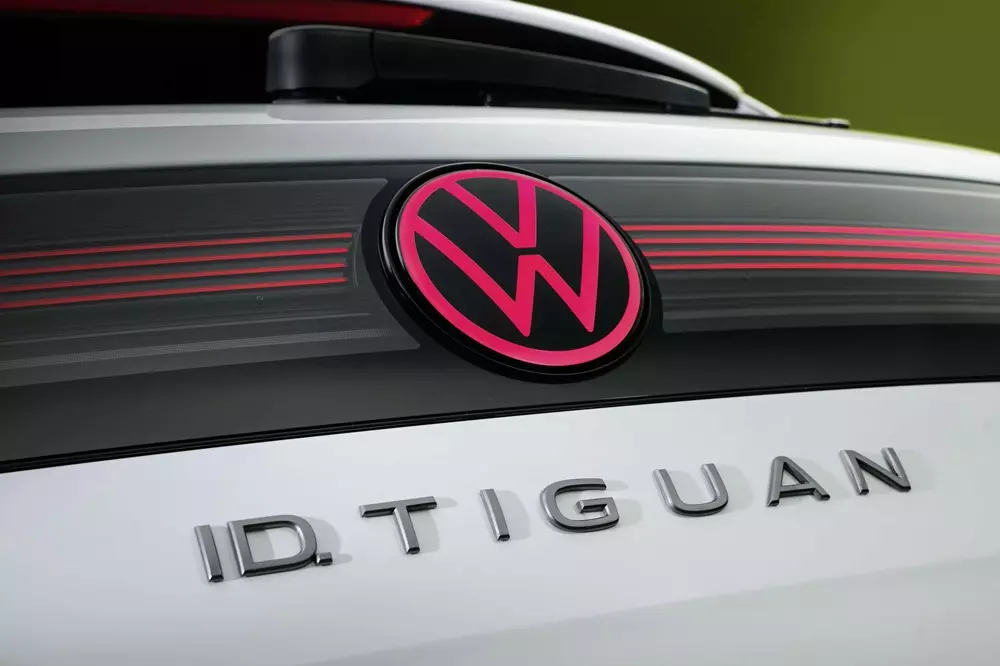 volkswagen-id-tiguan-5-106c Volkswagen ID. Tiguan chính thức được xác nhận, ra mắt đầu tháng 10, phạm vi di chuyển tăng lên 600 km - Ảnh 5.